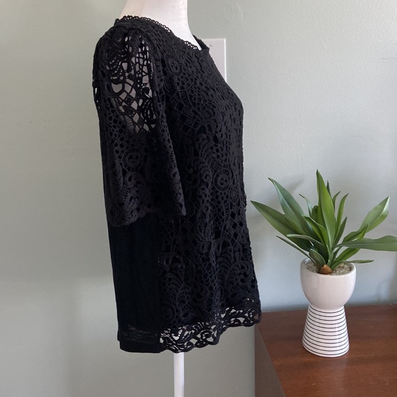 Anthropologie Black Lace Overlay Blouse Excellent like new Condition Si… - Picture 3 of 8